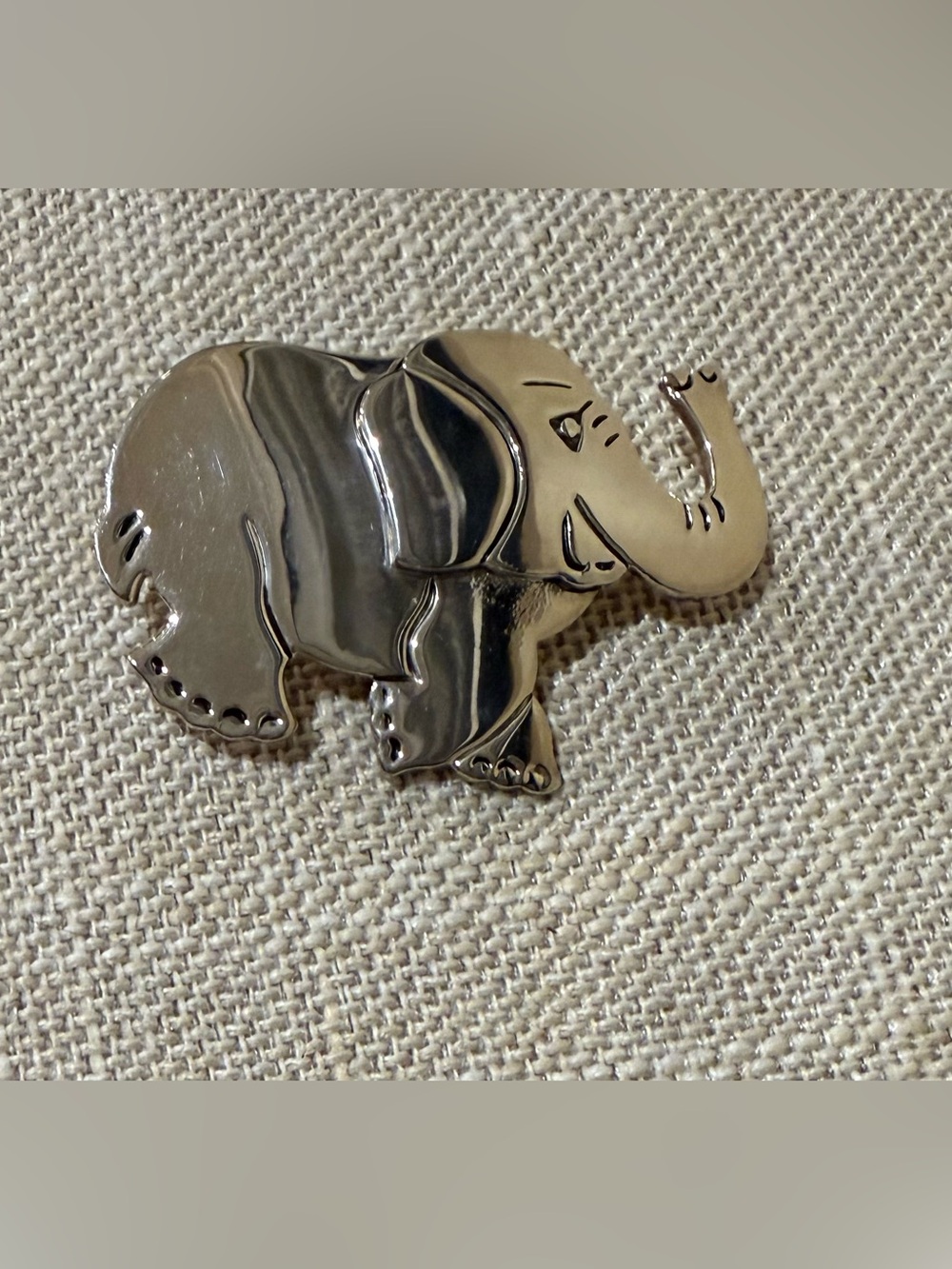 Silver Tone Elephant Figural Brooch / Pendant Convertible Vintage Pin